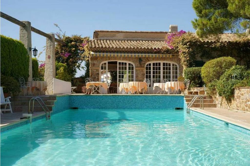 L' Escapade Hotel & Restaurant Le Pradet Dış mekan fotoğraf