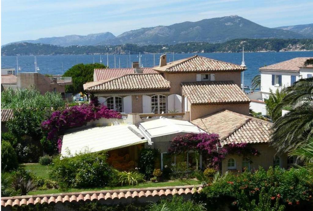 L' Escapade Hotel & Restaurant Le Pradet Dış mekan fotoğraf